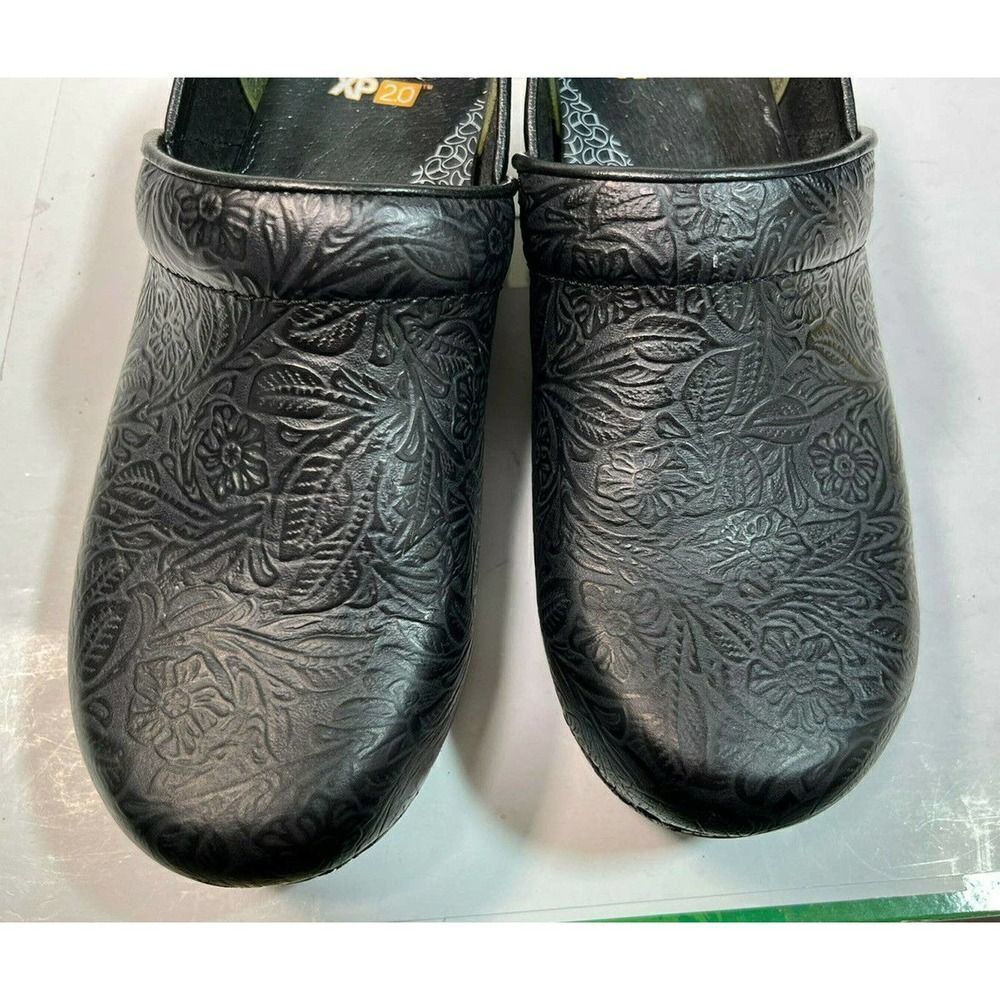 Dasnko XP 2.0 Black Floral Tooled Clogs Shoes Size 42 EU 11.5 12 US - Picture 7 of 12